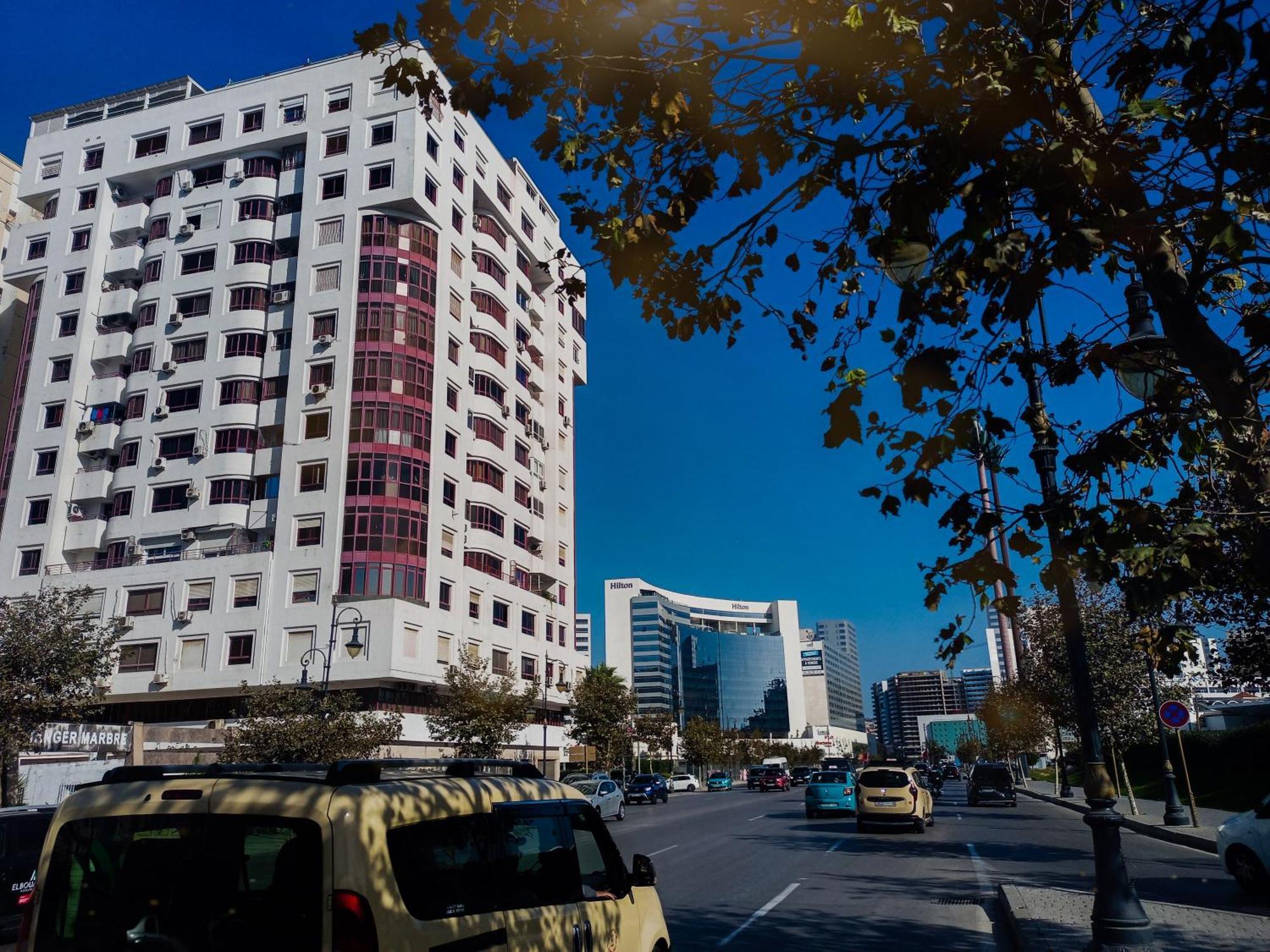 Appartement A Malabata En Face Centre Commercial Megarama & La Gare De Tgv M2 Tánger Exterior foto